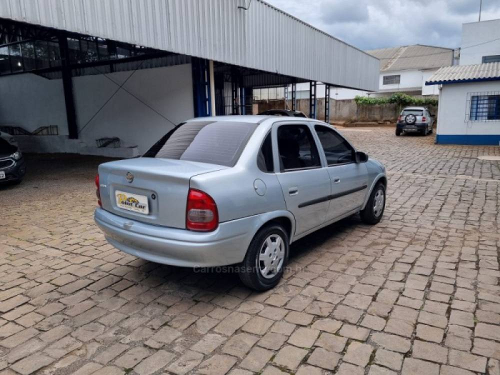 CHEVROLET - CLASSIC - 2007/2008 - Prata - R$ 20.000,00