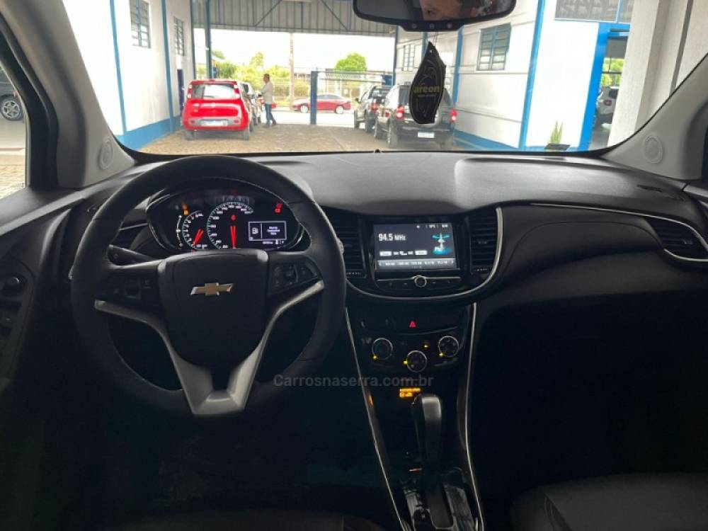 CHEVROLET - TRACKER - 2019/2019 - Prata - R$ 92.500,00