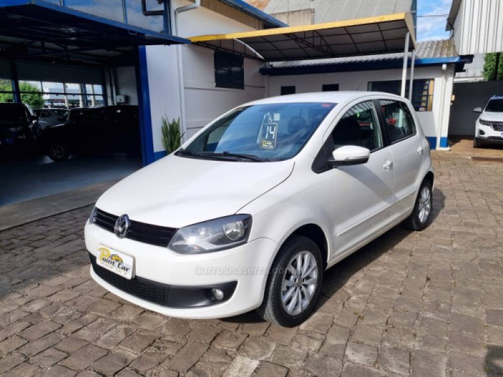 VOLKSWAGEN - FOX - 2013/2014 - Branca - R$ 42.500,00