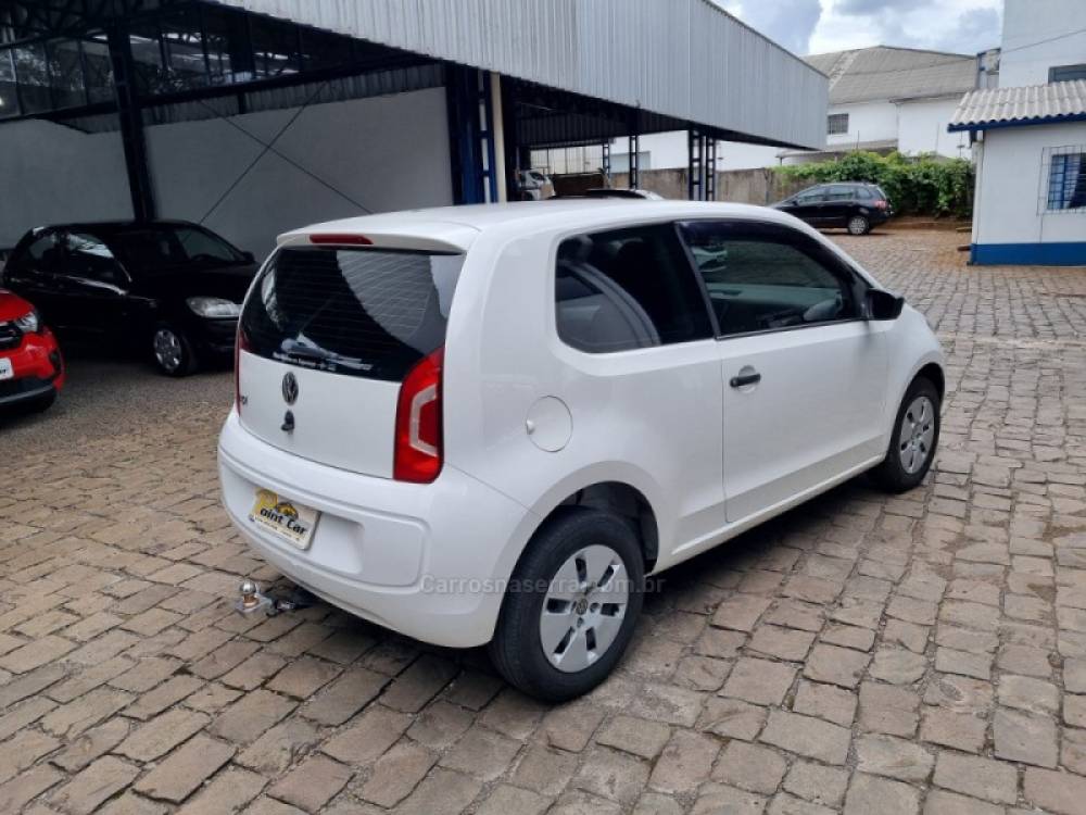 VOLKSWAGEN - UP - 2014/2015 - Branca - R$ 34.000,00