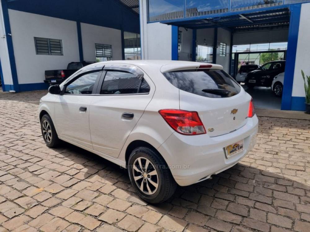 CHEVROLET - ONIX - 2014/2015 - Branca - R$ 44.900,00