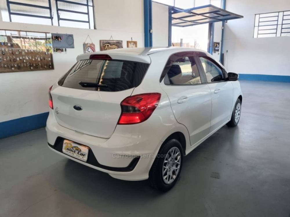 FORD - KA - 2019/2020 - Branca - R$ 48.900,00