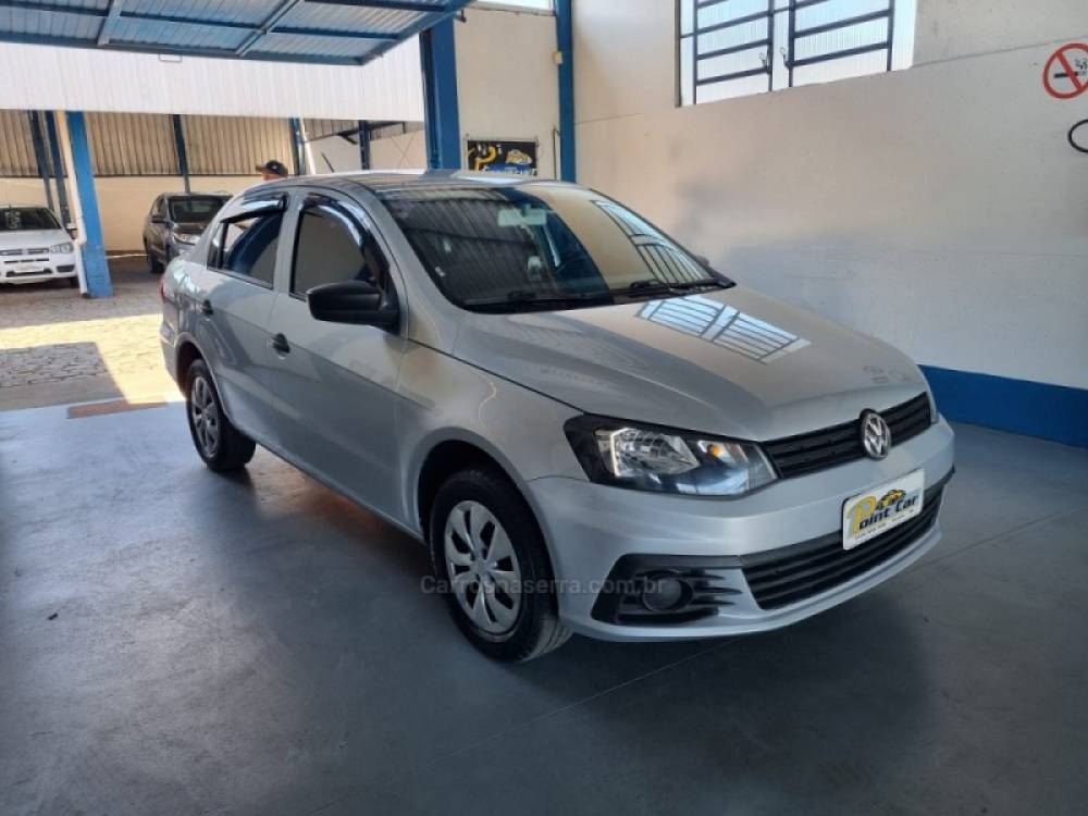 VOLKSWAGEN - VOYAGE - 2017/2018 - Prata - R$ 46.000,00