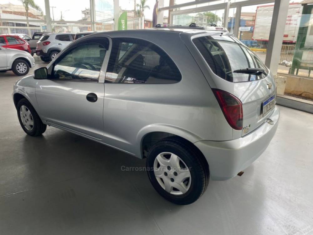 CHEVROLET - CELTA - 2011/2012 - Prata - R$ 22.900,00