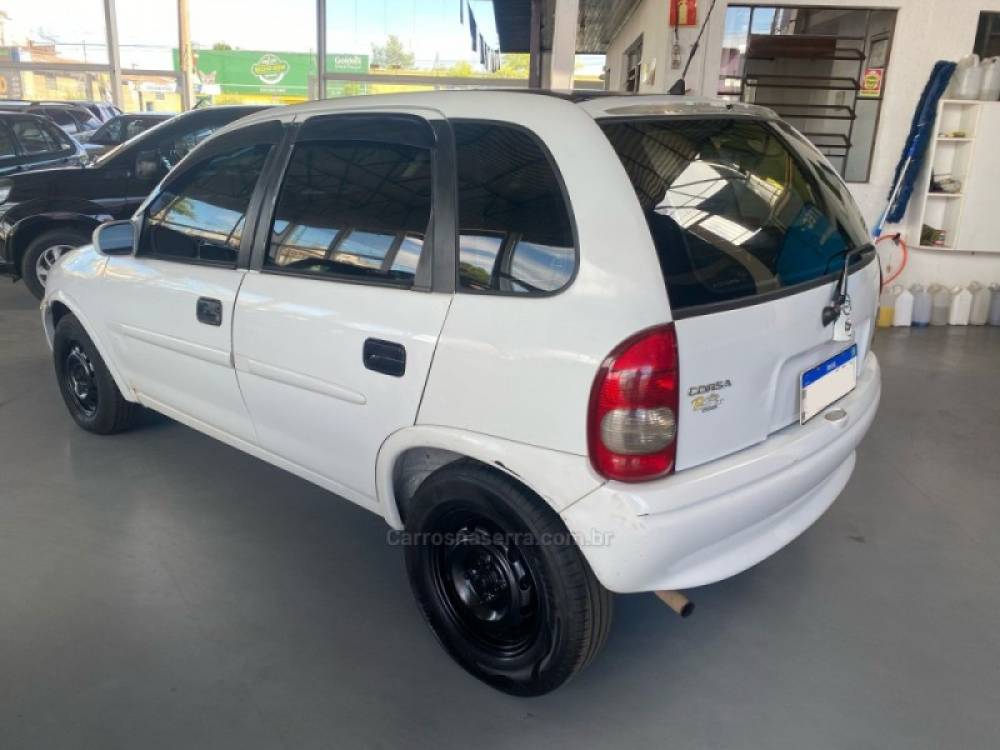 CHEVROLET - CORSA - 2001/2001 - Branca - R$ 12.900,00