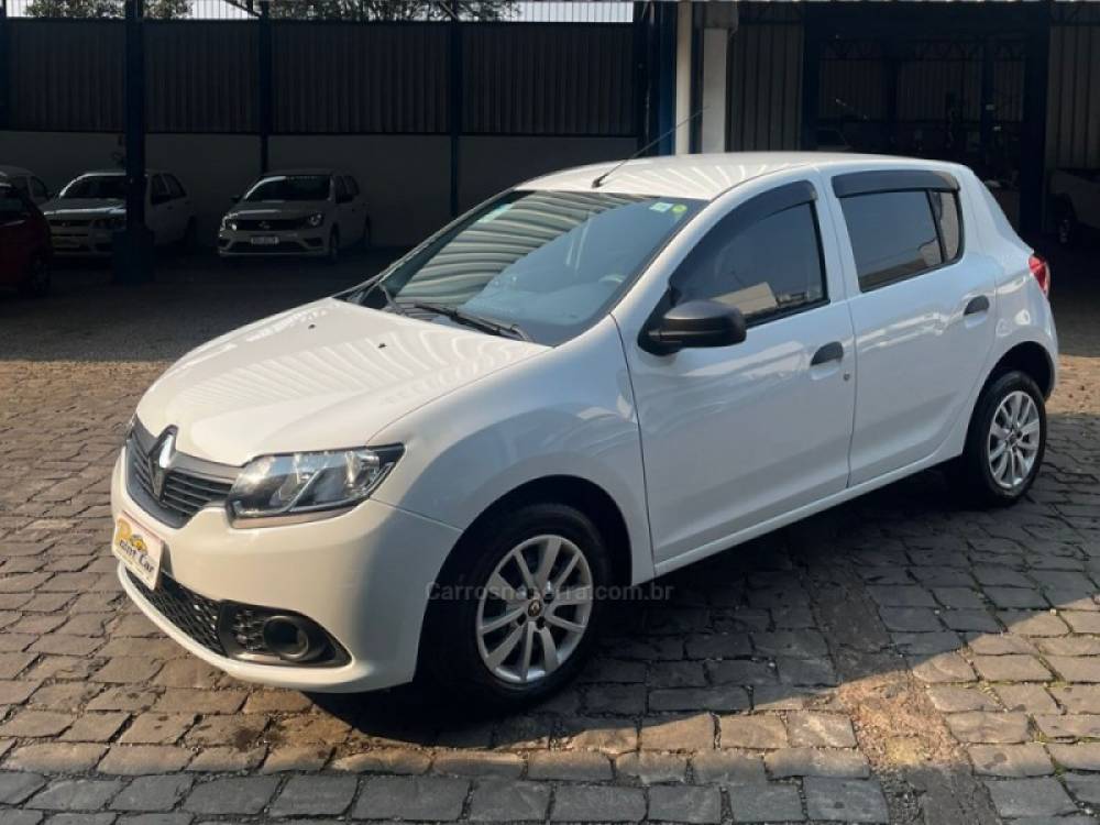 RENAULT - SANDERO - 2016/2017 - Branca - R$ 85.000,00