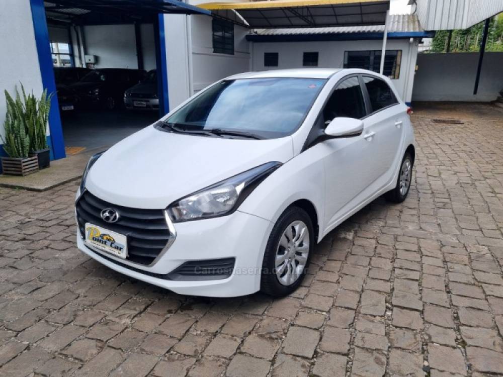 HYUNDAI - HB20 - 2015/2016 - Branca - R$ 46.900,00