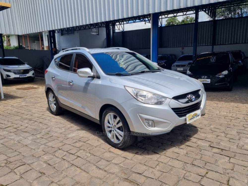 HYUNDAI - IX35 - 2011/2012 - Prata - R$ 64.000,00