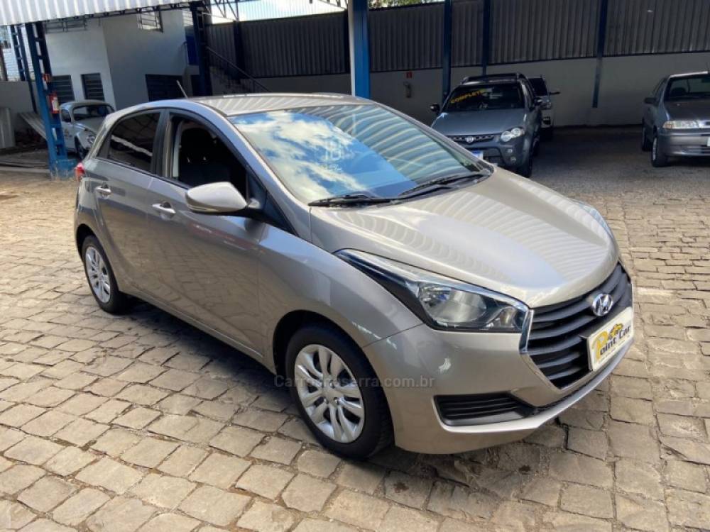 HYUNDAI - HB20 - 2017/2018 - Prata - R$ 52.900,00