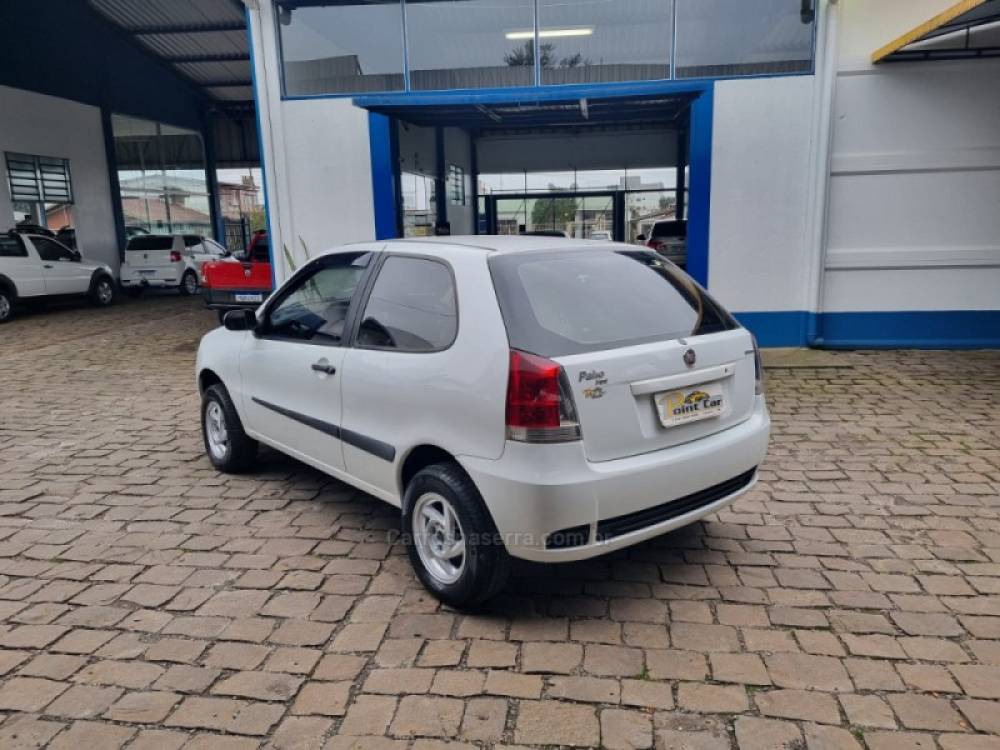 FIAT - PALIO - 2010/2011 - Branca - R$ 21.500,00