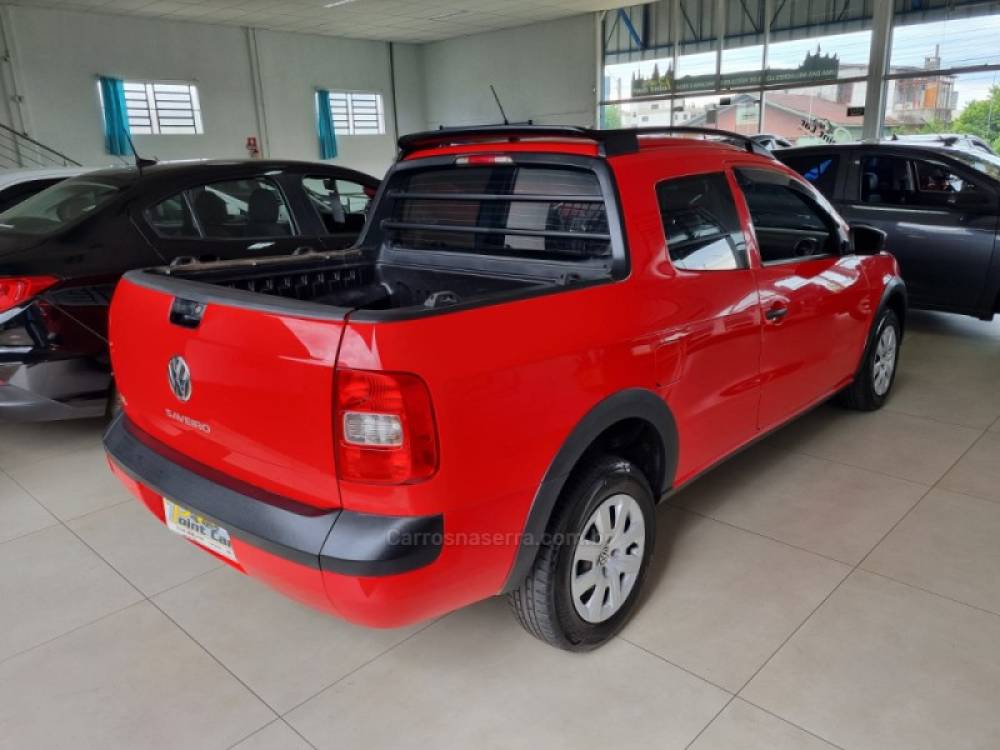 VOLKSWAGEN - SAVEIRO - 2014/2015 - Vermelha - R$ 60.000,00