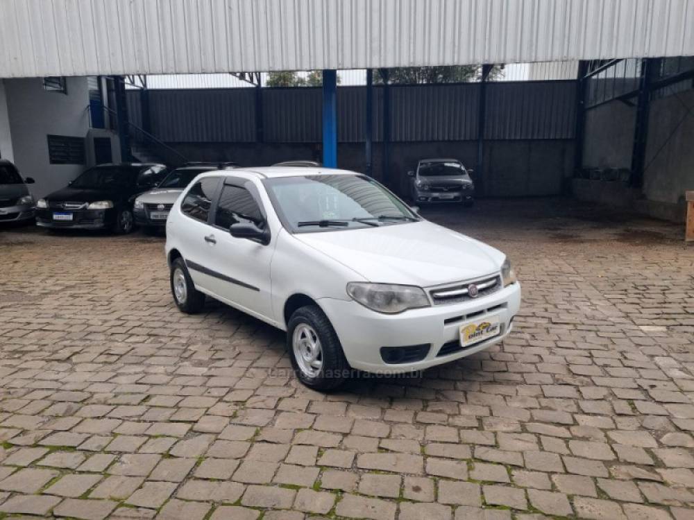 FIAT - PALIO - 2010/2011 - Branca - R$ 21.500,00