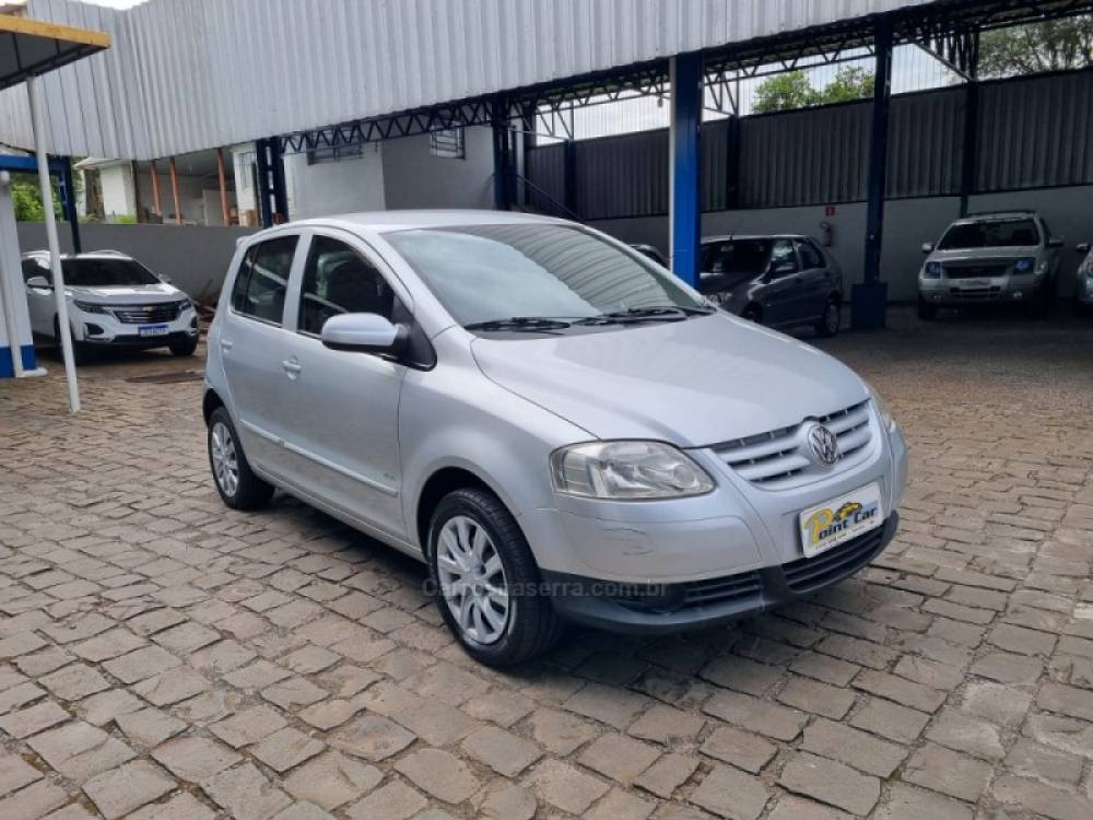 VOLKSWAGEN - FOX - 2005/2006 - Prata - R$ 23.900,00