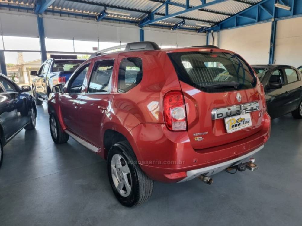 RENAULT - DUSTER - 2012/2013 - Vermelha - R$ 48.900,00