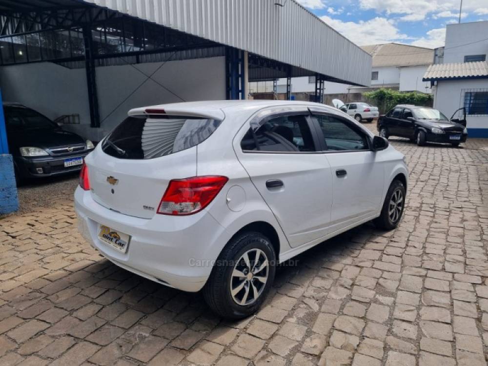 CHEVROLET - ONIX - 2014/2015 - Branca - R$ 44.900,00