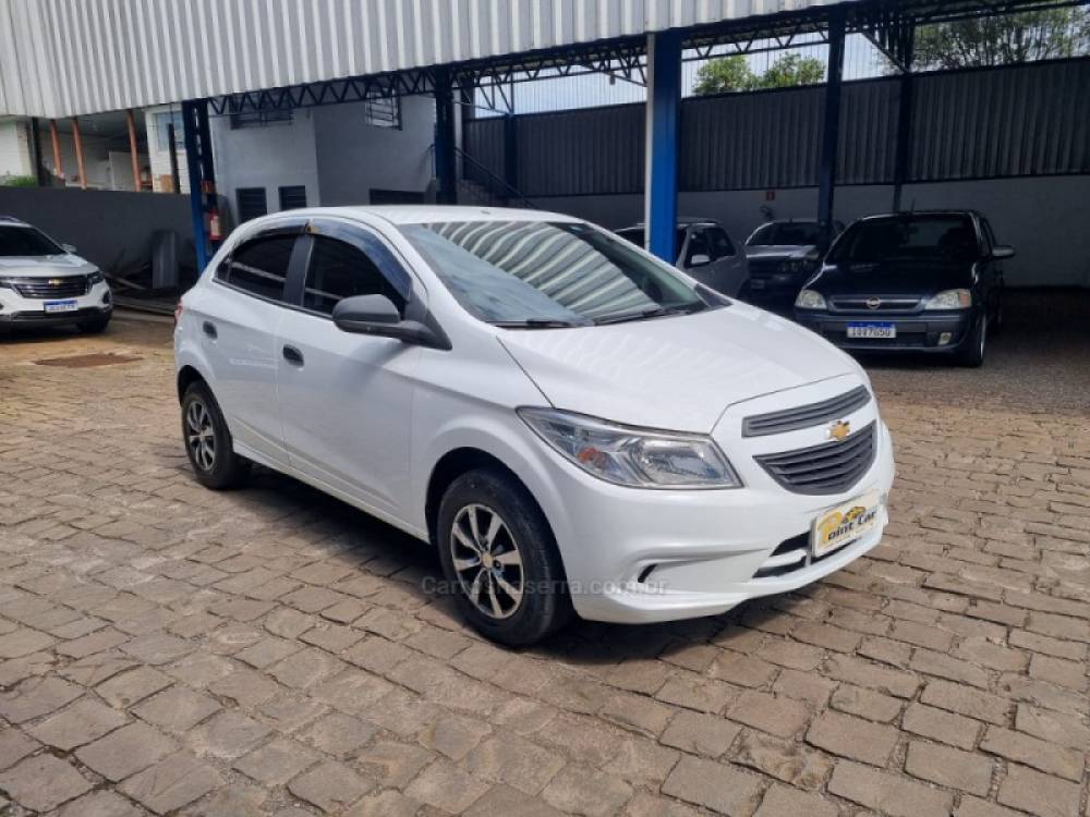 CHEVROLET - ONIX - 2014/2015 - Branca - R$ 44.900,00