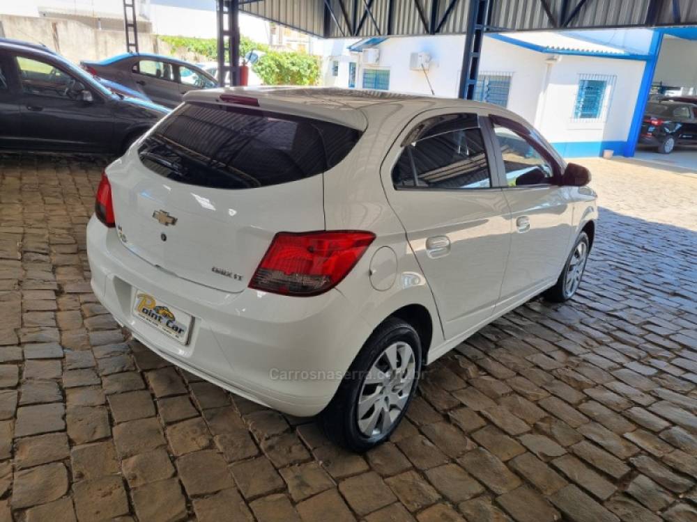 CHEVROLET - ONIX - 2016/2016 - Branca - R$ 48.500,00