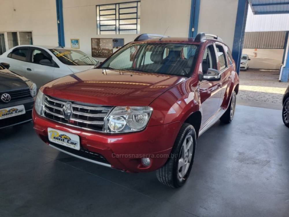 RENAULT - DUSTER - 2012/2013 - Vermelha - R$ 48.900,00