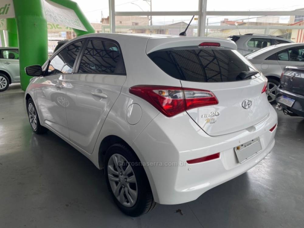 HYUNDAI - HB20 - 2015/2016 - Branca - R$ 42.900,00