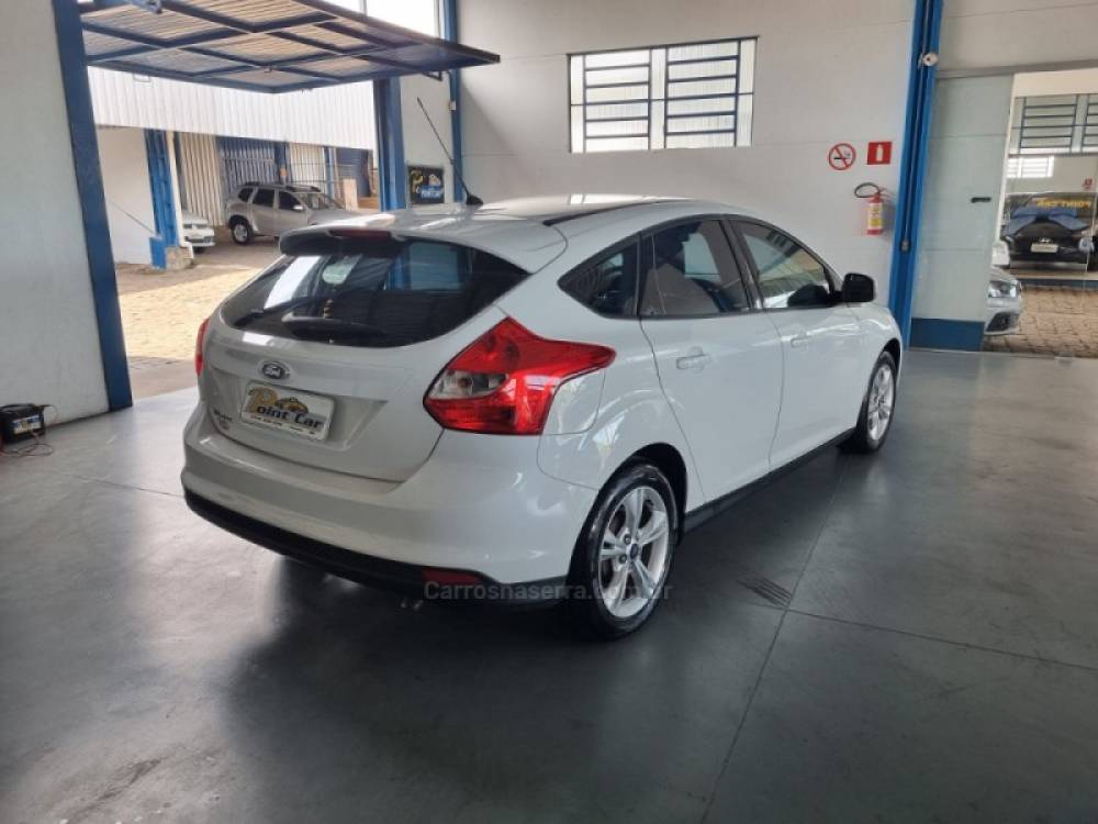 FORD - FOCUS - 2014/2014 - Branca - R$ 50.000,00