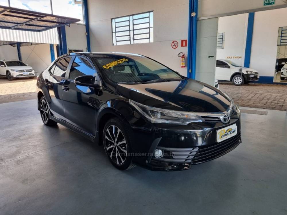 TOYOTA - COROLLA - 2017/2018 - Preta - R$ 100.000,00