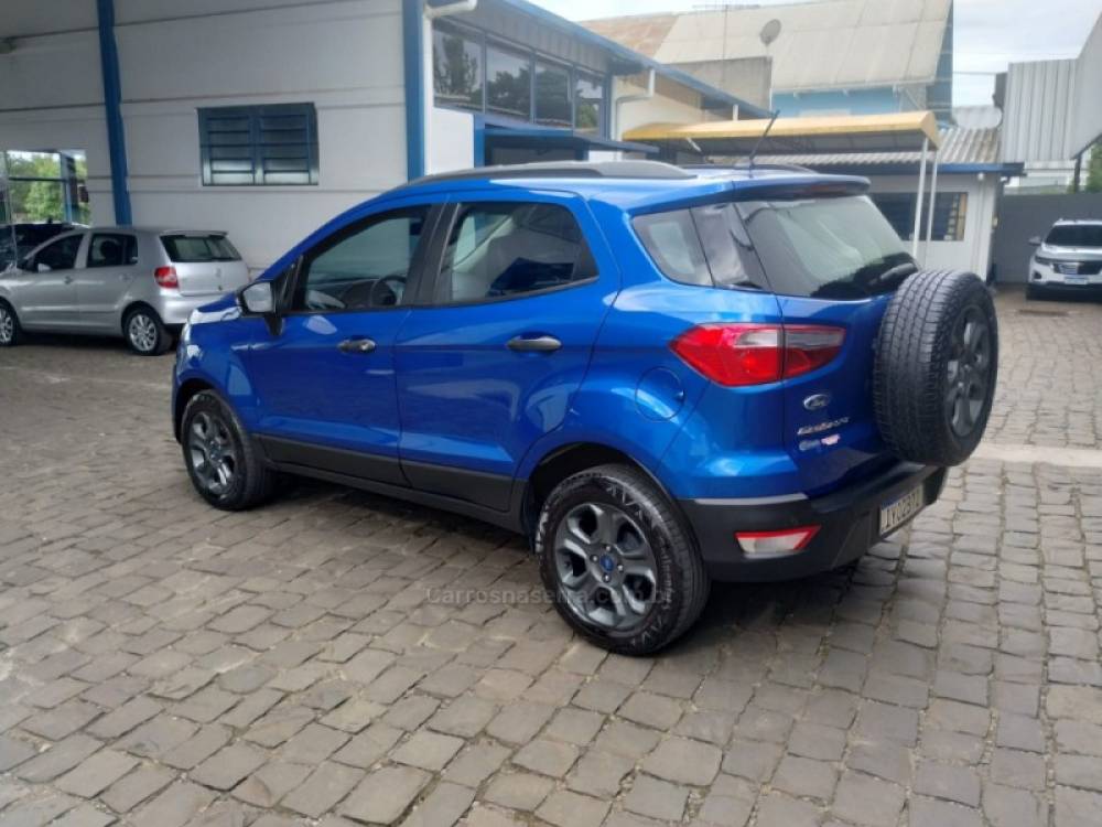 FORD - ECOSPORT - 2017/2018 - Azul - R$ 74.900,00