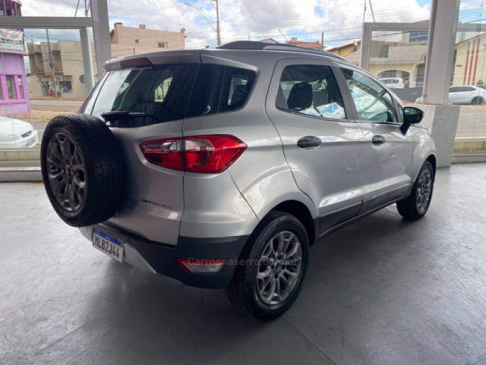 FORD - ECOSPORT - 2013/2014 - Prata - R$ 53.900,00