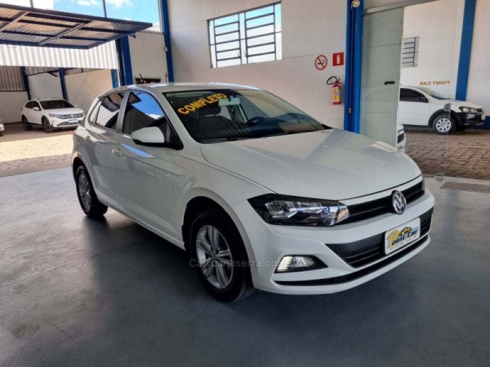 VOLKSWAGEN - POLO - 2021/2021 - Branca - R$ 68.900,00