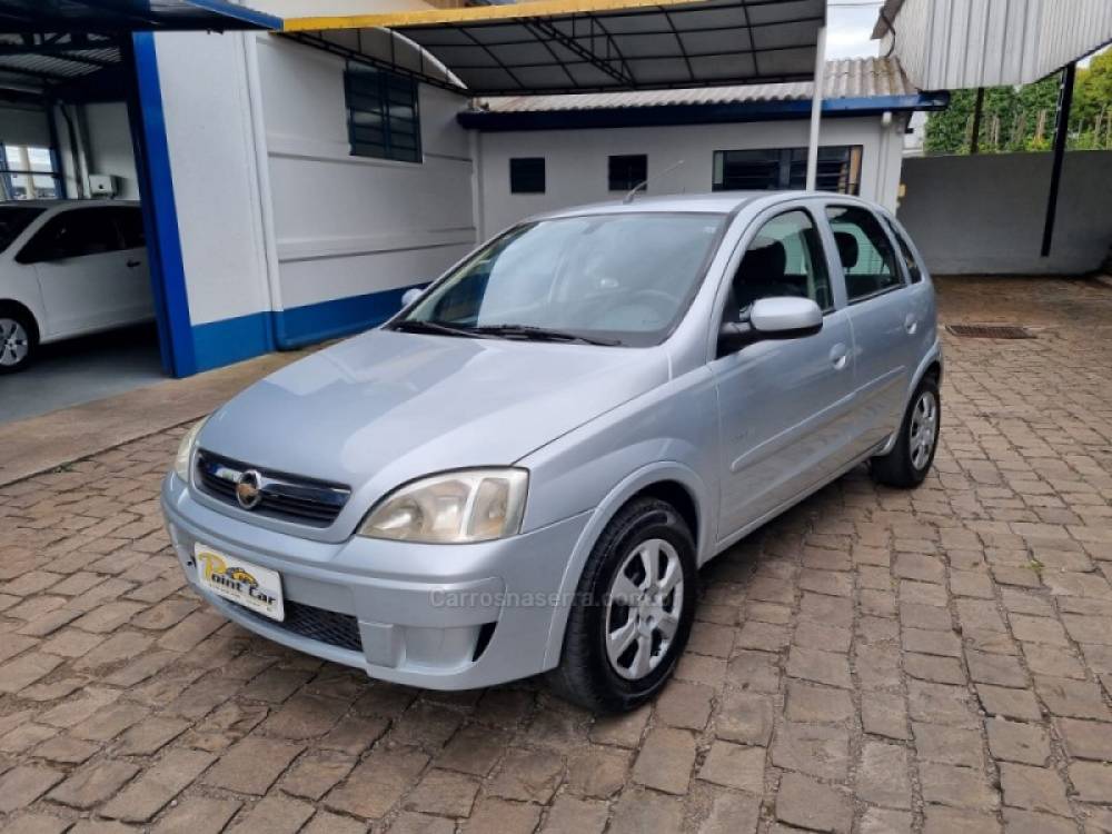 CHEVROLET - CORSA - 2009/2010 - Prata - R$ 25.900,00