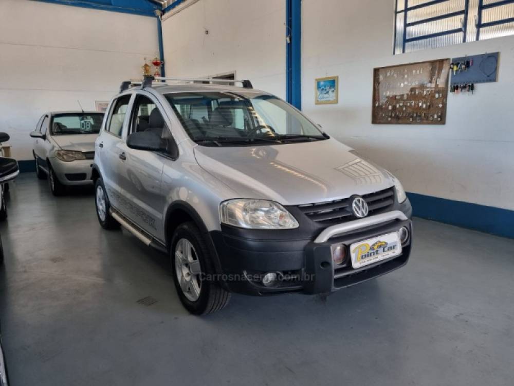 VOLKSWAGEN - CROSSFOX - 2006/2006 - Prata - R$ 24.900,00