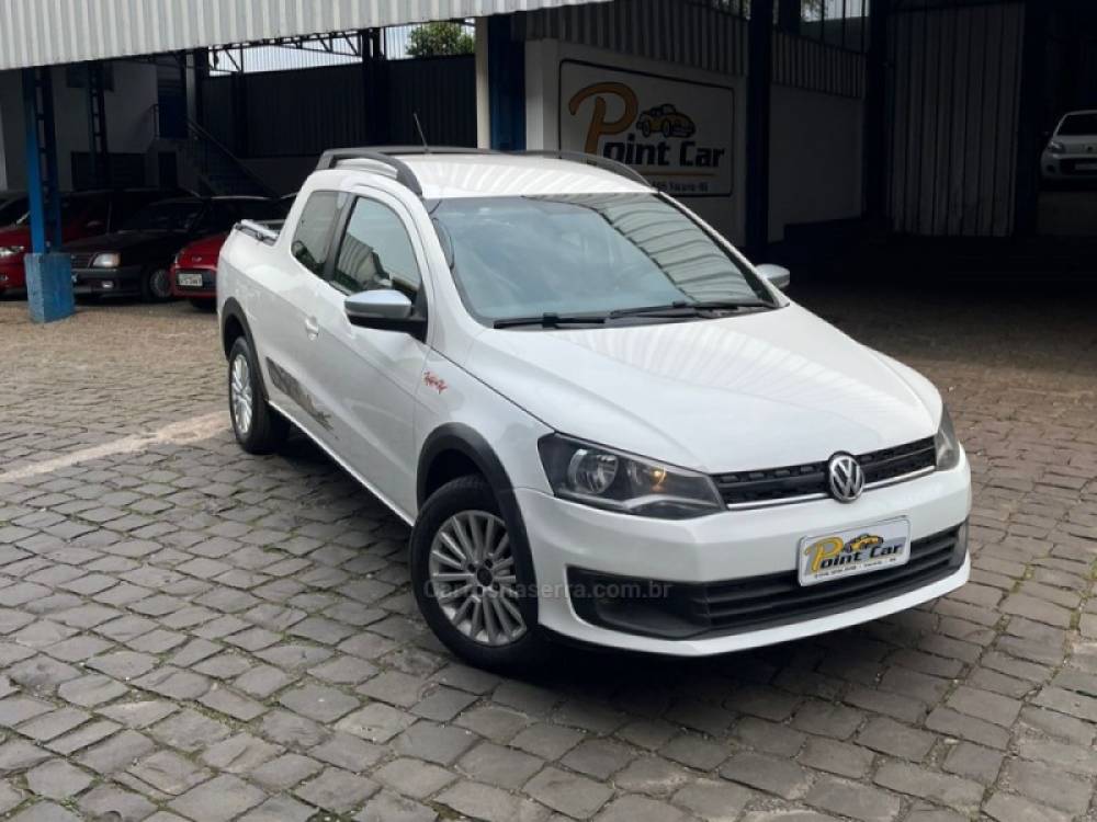 VOLKSWAGEN - SAVEIRO - 2015/2016 - Branca - R$ 70.000,00