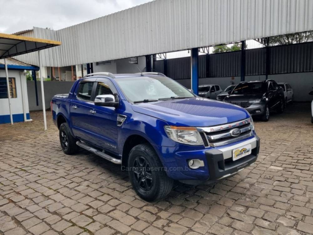 FORD - RANGER - 2012/2013 - Azul - R$ 106.500,00