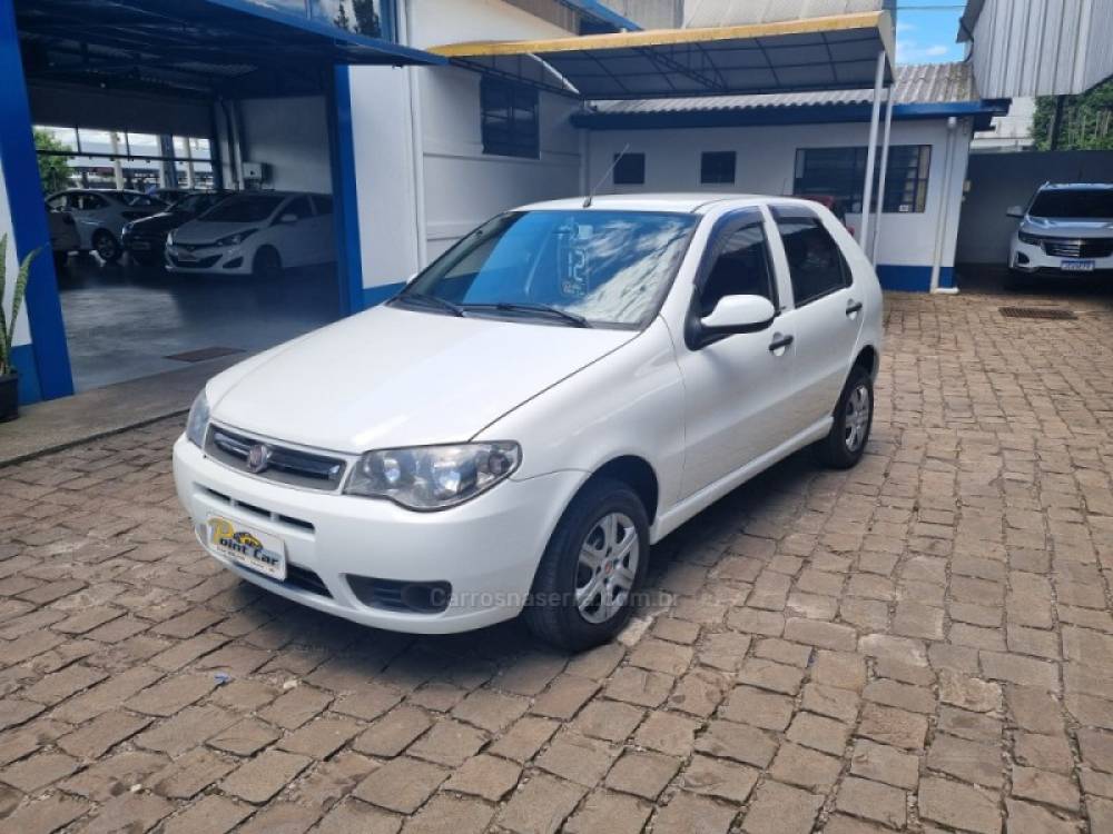 FIAT - PALIO - 2011/2012 - Branca - R$ 26.900,00