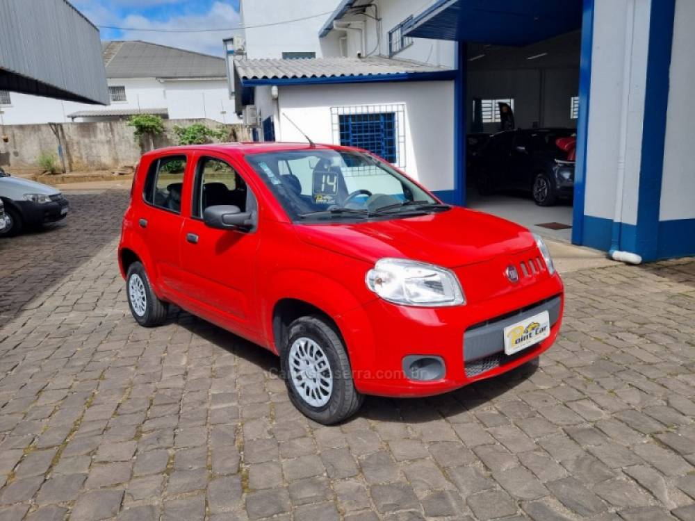 FIAT - UNO - 2014/2014 - Vermelha - R$ 28.500,00