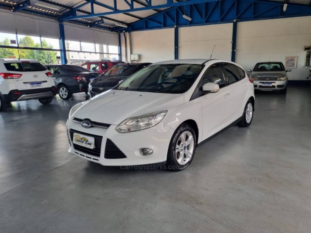 FORD - FOCUS - 2014/2014 - Branca - R$ 50.000,00