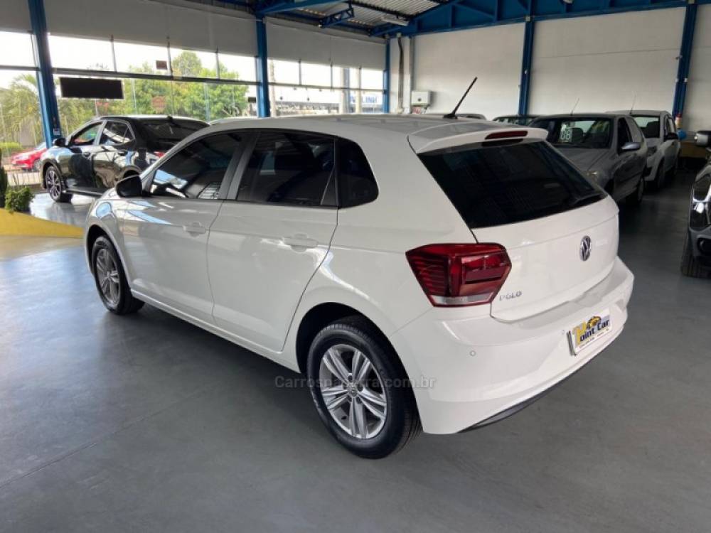 VOLKSWAGEN - POLO - 2021/2021 - Branca - R$ 68.900,00