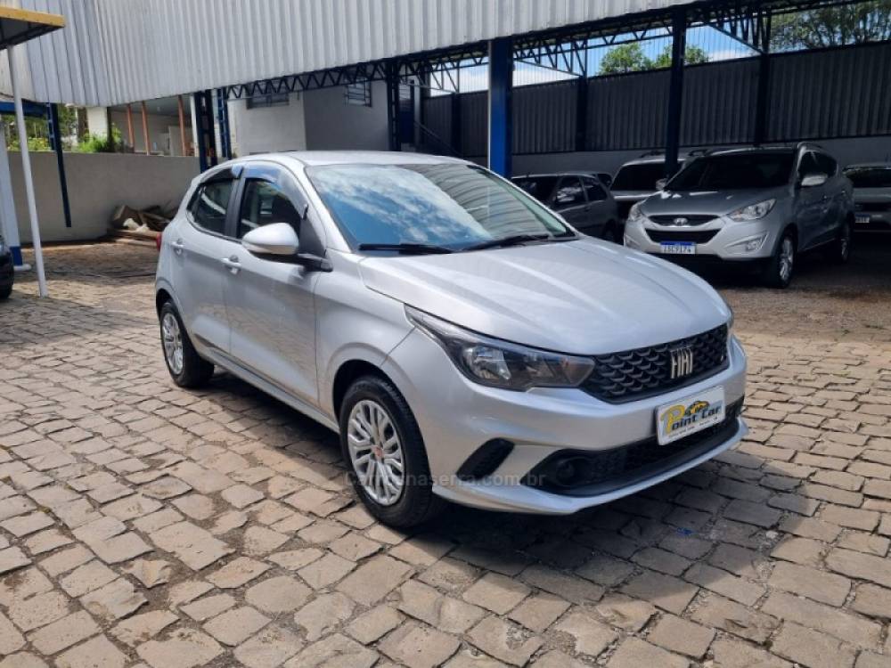 FIAT - ARGO - 2021/2022 - Prata - R$ 60.900,00