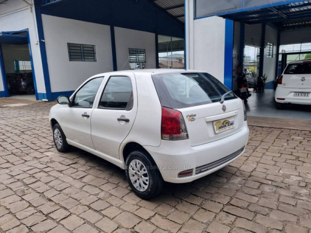 FIAT - PALIO - 2012/2013 - Branca - R$ 30.000,00