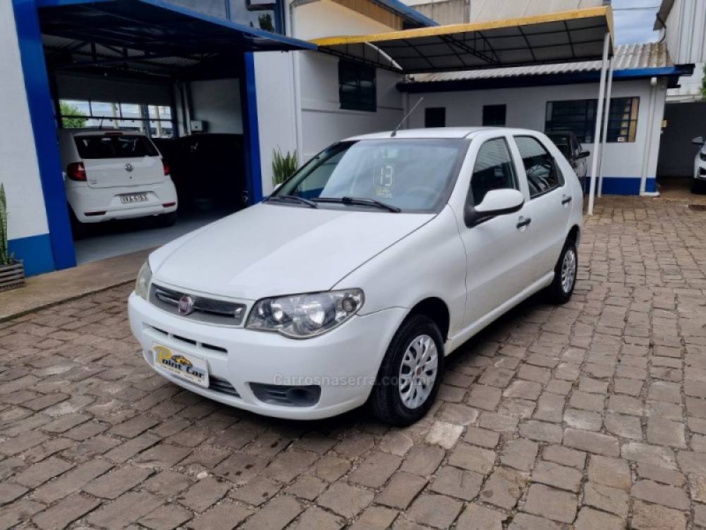 FIAT - PALIO - 2012/2013 - Branca - R$ 30.000,00