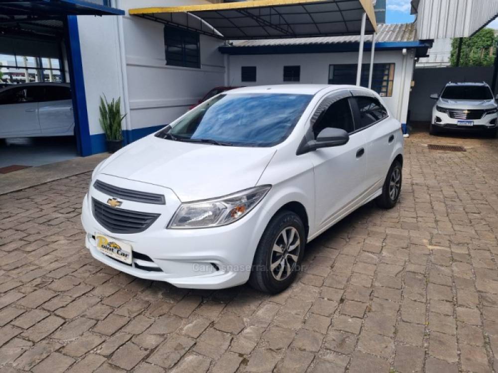 CHEVROLET - ONIX - 2014/2015 - Branca - R$ 44.900,00