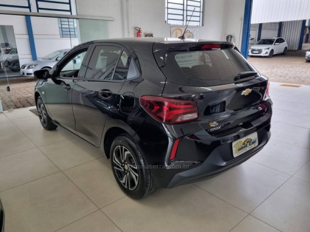 CHEVROLET - ONIX - 2020/2020 - Preta - R$ 68.500,00