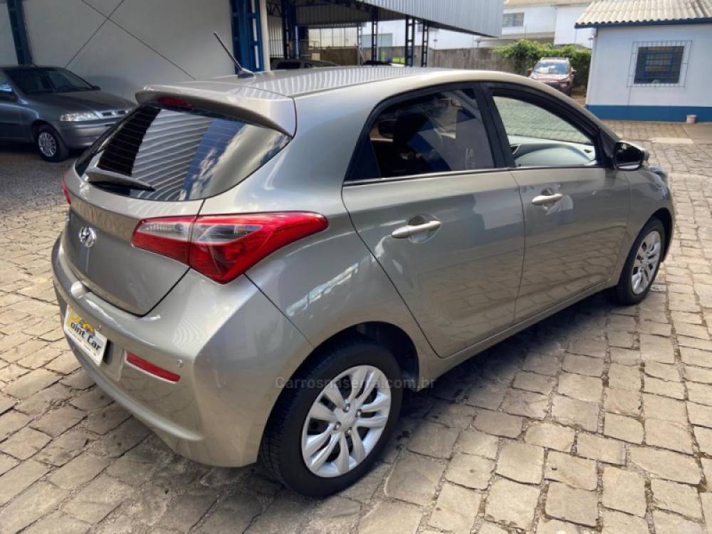 HYUNDAI - HB20 - 2017/2018 - Prata - R$ 52.900,00